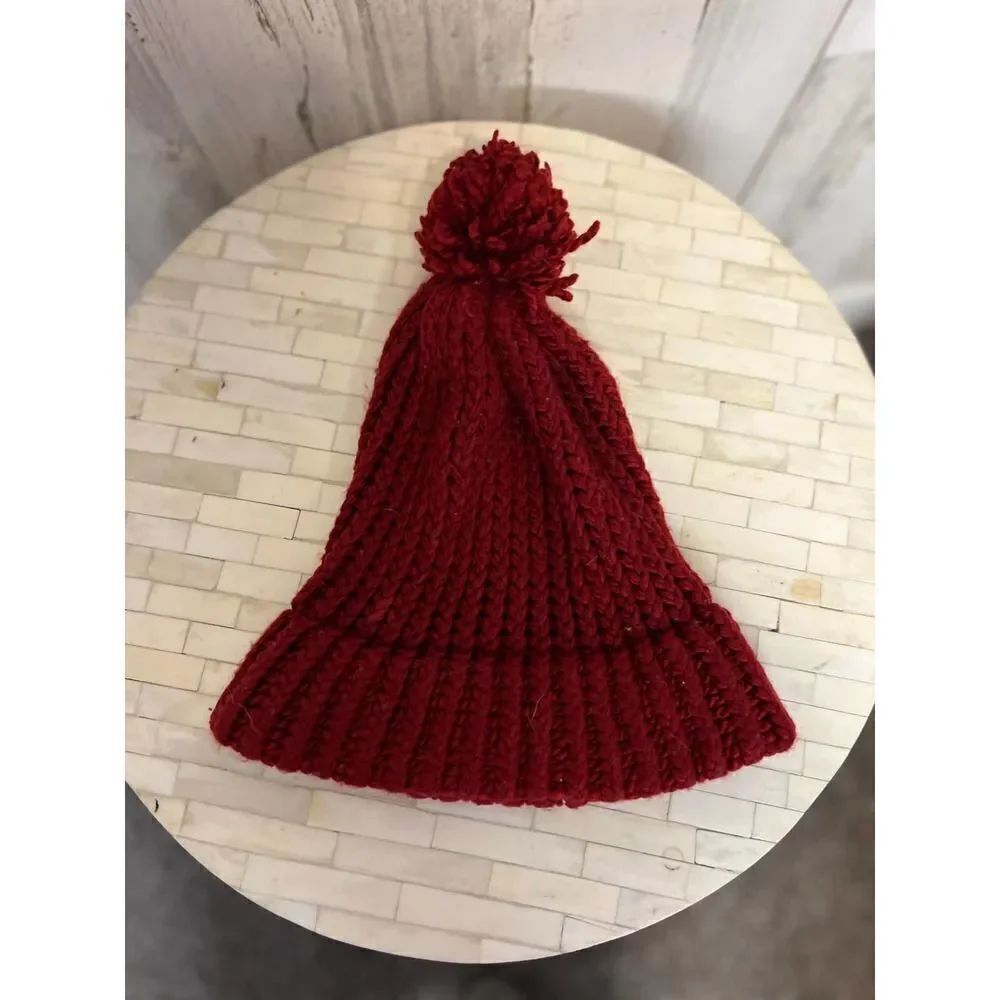 Red beanie - Picture 2 of 4